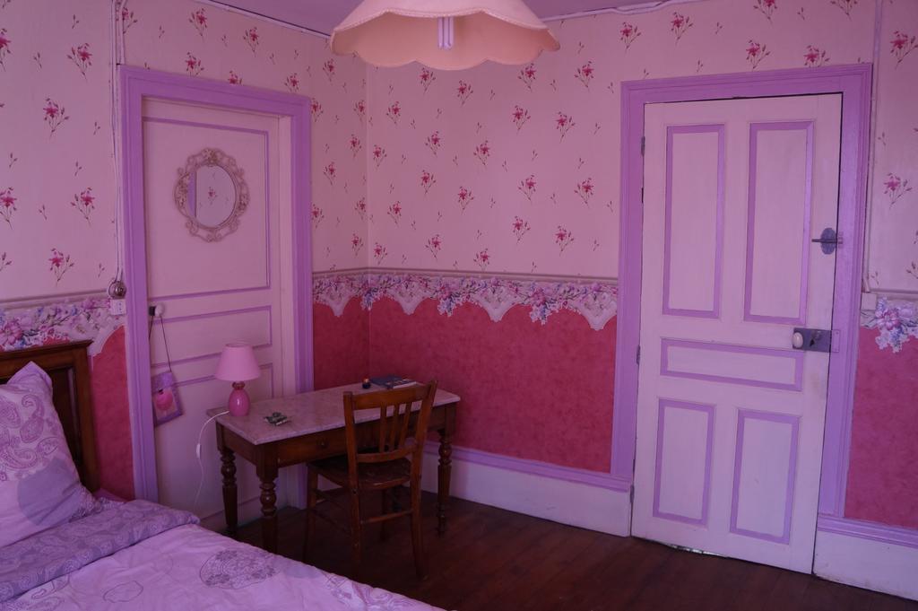La Grille Fleurie, Chambres D'Hote Chez L'Habitant アルトネ エクステリア 写真